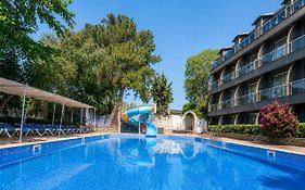 Aperion Beach Hotel Side